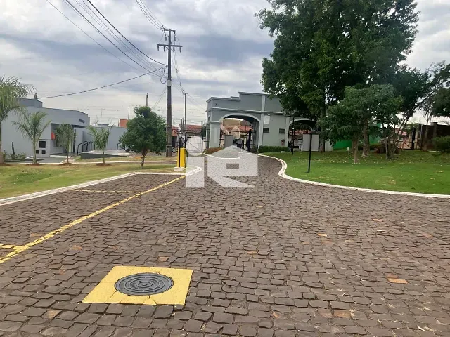 Terreno com 300m², à venda, no bairro Sn em Rolândia