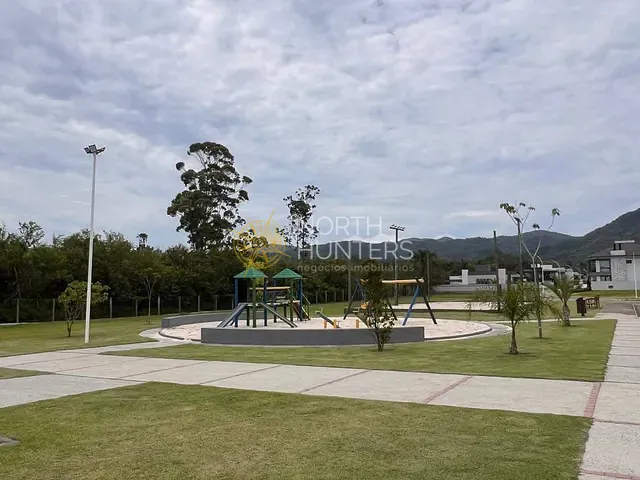 Terreno com 1091m², à venda, no bairro Ratones em Florianópolis
