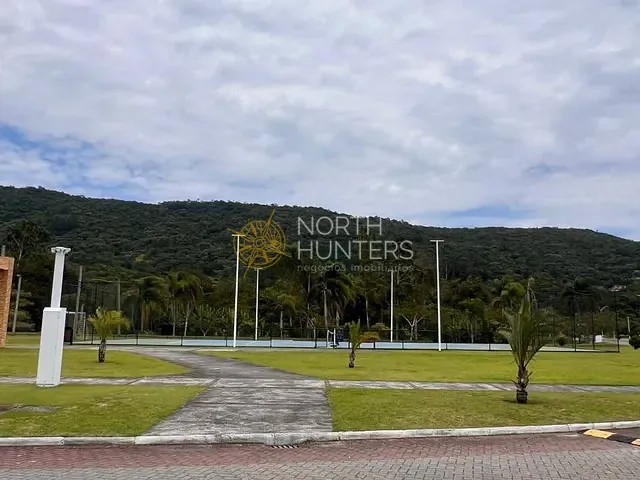 Terreno com 1091m², à venda, no bairro Ratones em Florianópolis