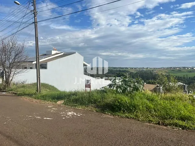 Terreno com 360m², à venda, no bairro Loteamento Residencial Cazarin em Apucarana
