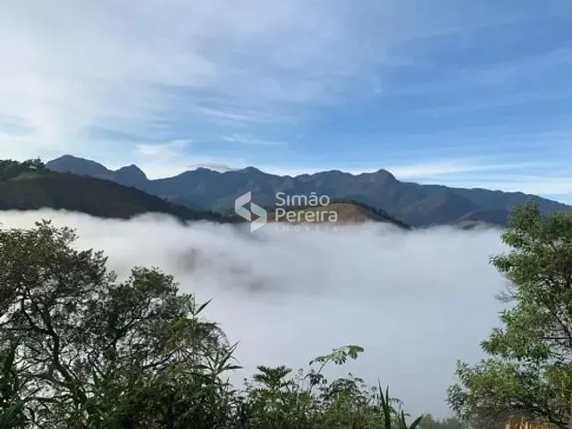 Terreno com 2100m², à venda, no bairro Itaipava em Petrópolis