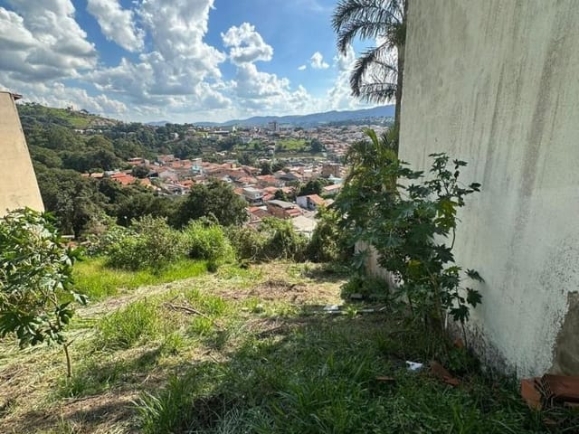 Terreno com 300m², à venda, no bairro Jardim Nova Extrema em Extrema