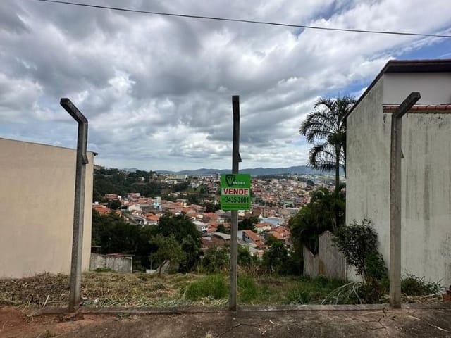 Terreno com 300m², à venda, no bairro Jardim Nova Extrema em Extrema