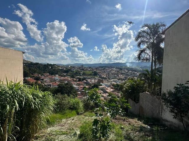 Terreno com 300m², à venda, no bairro Jardim Nova Extrema em Extrema