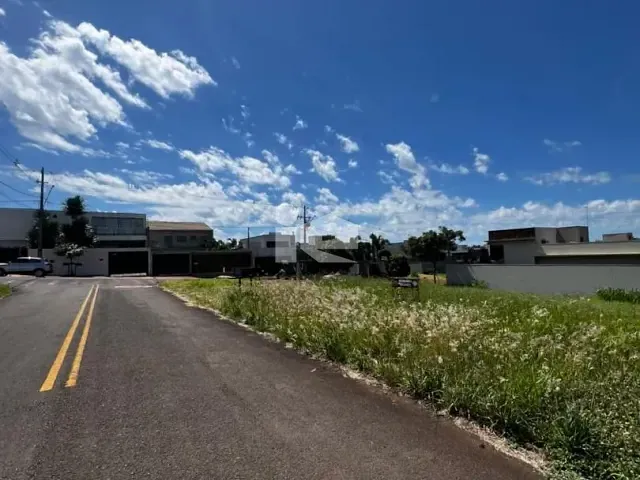 Terreno com 300m², à venda, no bairro Parque Industrial Cafezal em Rolândia