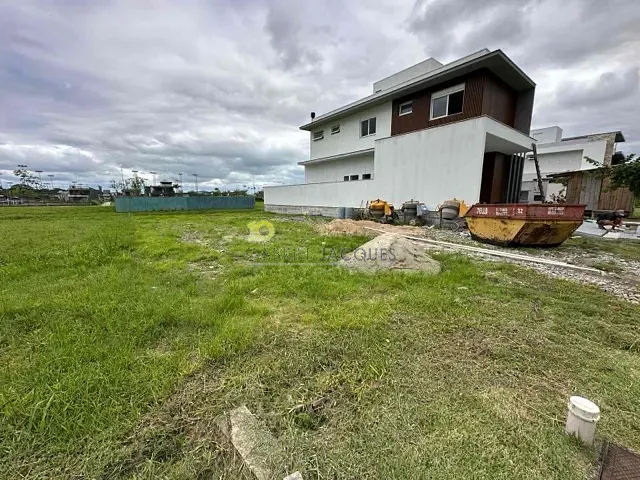 Terreno com 300m², à venda, no bairro Pedra Branca em Palhoça