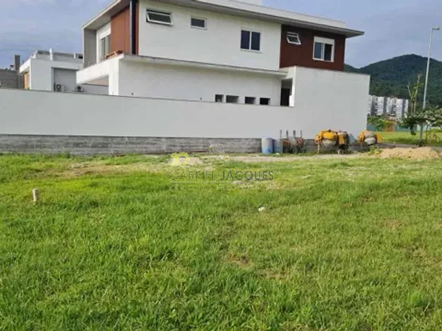 Terreno com 300m², à venda, no bairro Pedra Branca em Palhoça