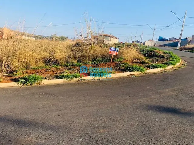Terreno com 306m², à venda, no bairro Residencial Fazenda Planalto em GUAXUPÉ