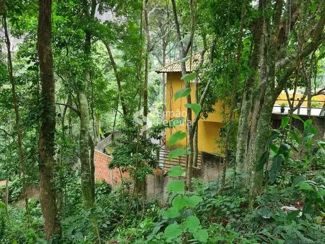 Terreno com 458m², à venda, no bairro Retiro em Petrópolis