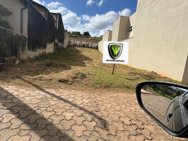 Terreno com 270m², à venda, no bairro Condomínio Vale das Rosas em Cambuí