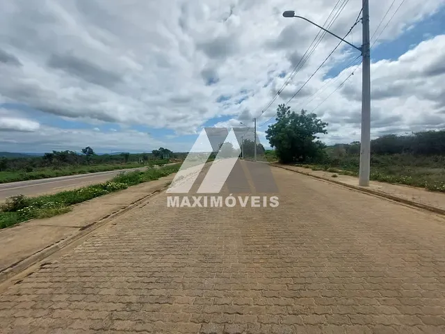 Terreno com 1071m², à venda, no bairro Universitários em Araçuaí