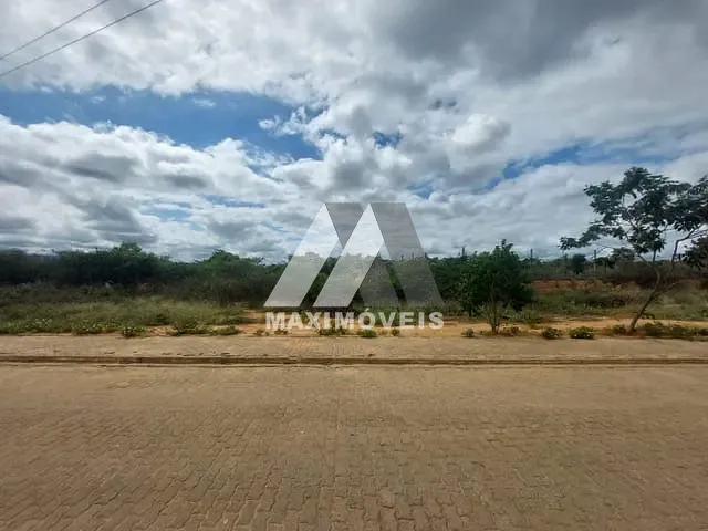 Terreno com 1071m², à venda, no bairro Universitários em Araçuaí