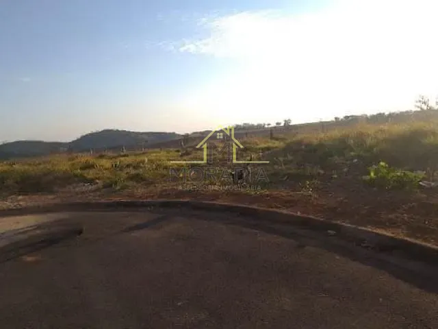Terreno com 443m², à venda, no bairro Residencial Fazenda Planalto em Guaxupé