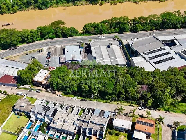Terreno com 700m², à venda, no bairro Ponta Aguda em Blumenau