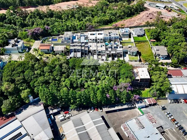 Terreno com 700m², à venda, no bairro Ponta Aguda em Blumenau