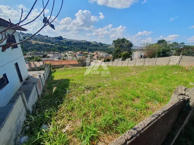 Terreno com 495m², à venda, no bairro Uvaranas em Ponta Grossa