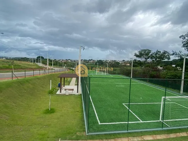Terreno com 225m², à venda, no bairro Jardins Versalhes em Aparecida de Goiânia
