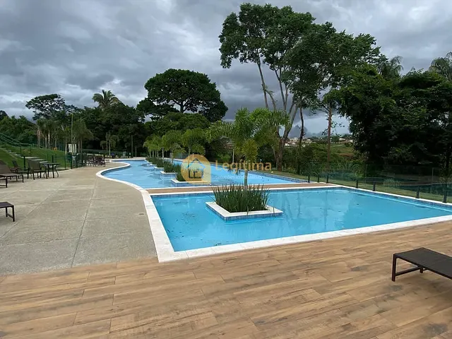 Terreno com 225m², à venda, no bairro Jardins Versalhes em Aparecida de Goiânia