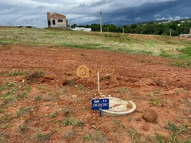 Terreno com 225m², à venda, no bairro Jardins Versalhes em Aparecida de Goiânia
