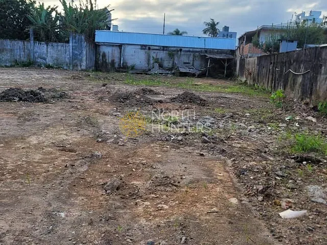 Terreno com 1161m², à venda, no bairro Anita Garibaldi em Joinville