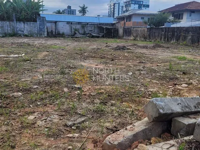 Terreno com 1161m², à venda, no bairro Anita Garibaldi em Joinville