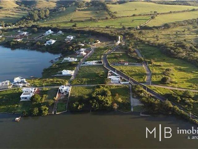 Terreno com 887m², à venda, no bairro Lote 05 da Quadra B em Ijaci