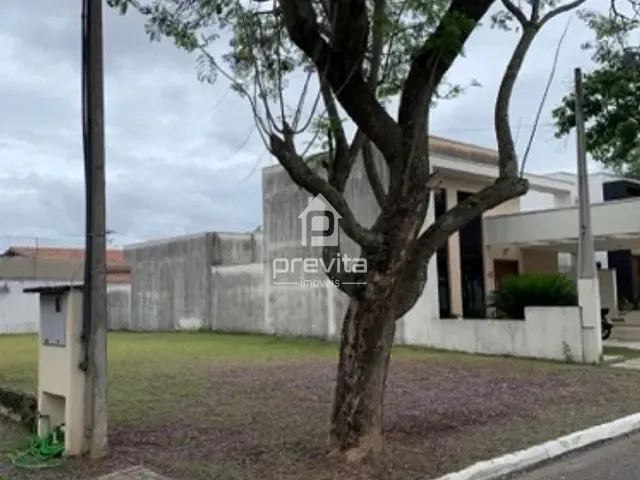 Terreno com 250m², à venda, no bairro Piracangaguá em Taubaté