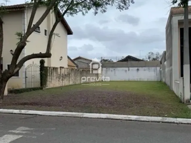 Terreno com 250m², à venda, no bairro Piracangaguá em Taubaté