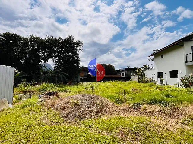 Terreno com 588m², à venda, no bairro Cantagalo em Guapimirim