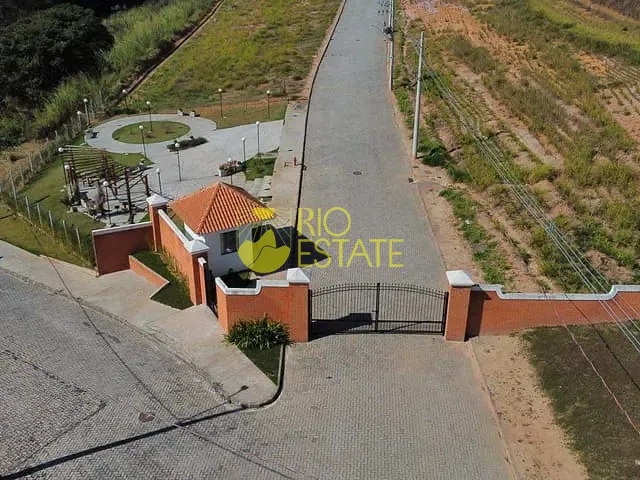 Terreno com 307m², à venda, no bairro Jardim Amália em Volta Redonda
