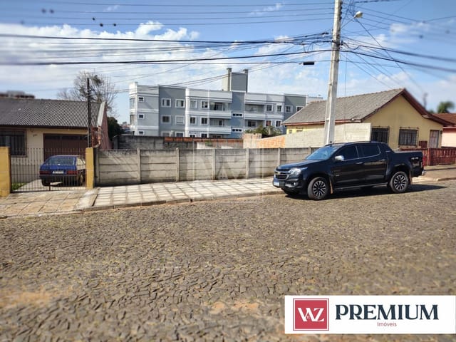 Terreno com 594m², à venda, no bairro Uvaranas em Ponta Grossa