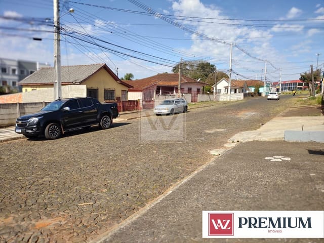Terreno com 594m², à venda, no bairro Uvaranas em Ponta Grossa