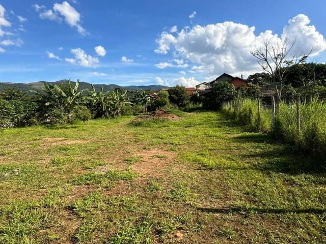 Terreno com 1000m², à venda, no bairro Rodeio em Extrema