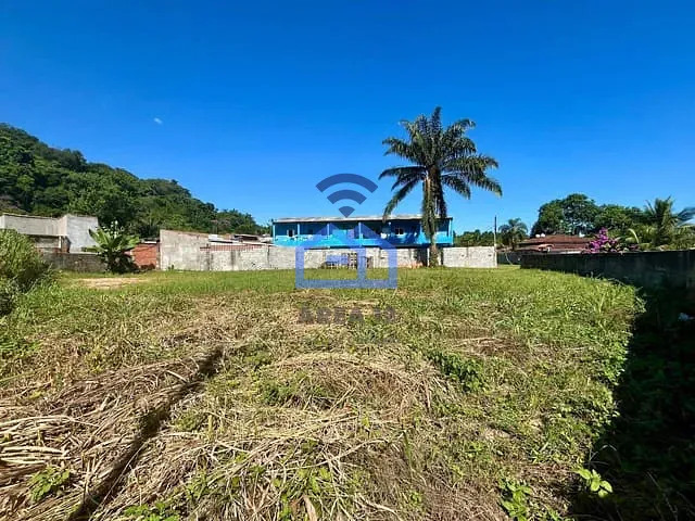 Terreno com 808m², à venda, no bairro Capricónio III em Caraguatatuba
