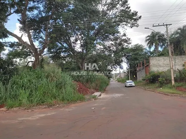 Terreno com 988m², à venda, no bairro Jardim Petrópolis em Goiânia