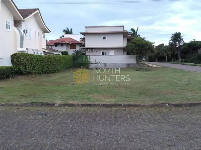 Terreno com 450m², à venda, no bairro Jurerê Internacional em Florianópolis