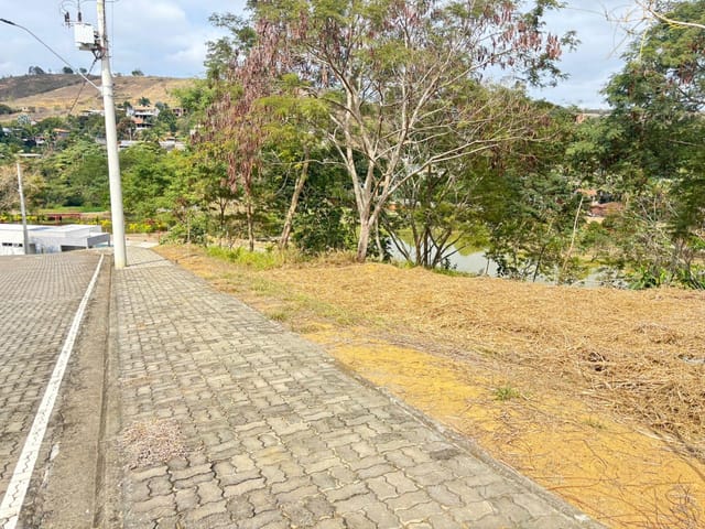 Terreno com 480m², à venda, no bairro Ibraim Mendonça em Cataguases