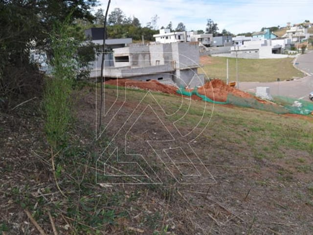 Terreno com 850m², à venda, no bairro Centro em Louveira