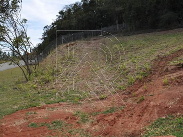 Terreno com 850m², à venda, no bairro Centro em Louveira