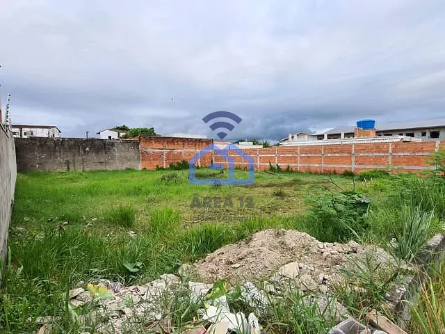 Terreno com 720m², à venda, no bairro Pontal de Santa Marina em Caraguatatuba
