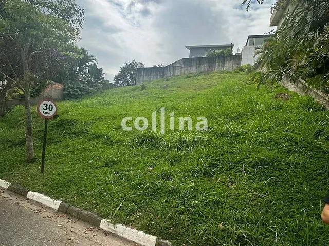 Terreno com 820m², à venda, no bairro Jardim Indaiá em Embu das Artes