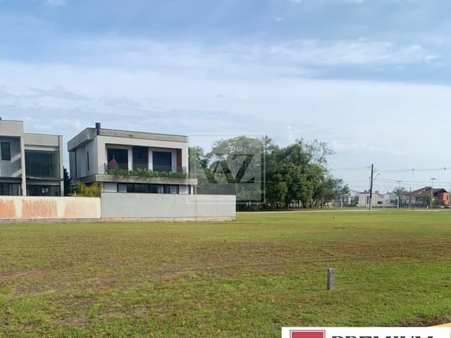 Terreno com 387m², à venda, no bairro Santa Regina em Camboriú