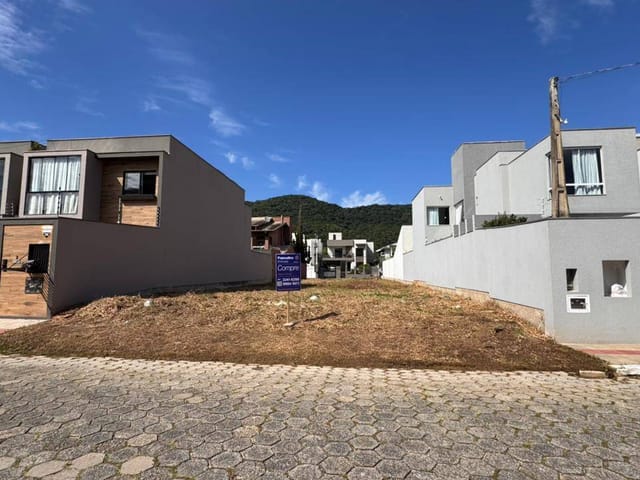 Terreno com 325m², à venda, no bairro Ressacada em Itajaí