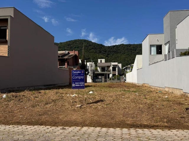 Terreno com 325m², à venda, no bairro Ressacada em Itajaí
