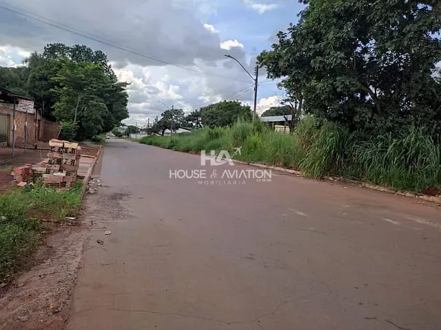 Terreno com 1988m², à venda, no bairro Jardim Petrópolis em Goiânia