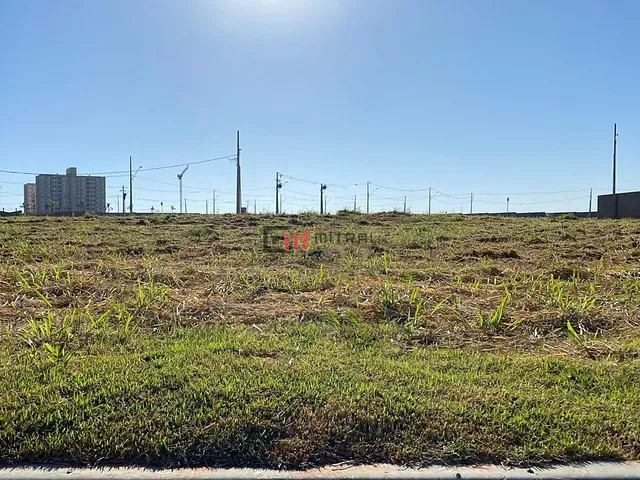 Terreno com 339m², à venda, no bairro Conjunto Habitacional Pindorama em Londrina