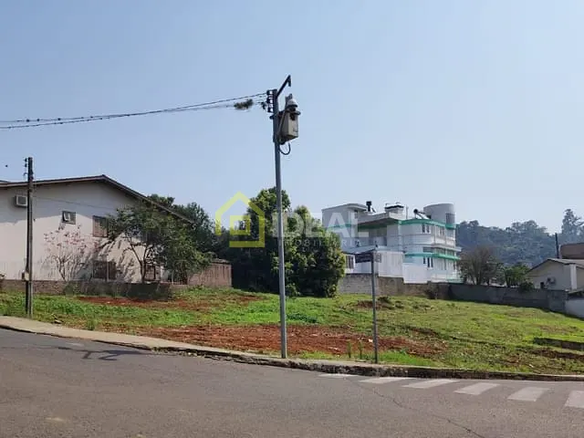 Terreno com 504m², à venda, no bairro Nazaré em Concórdia