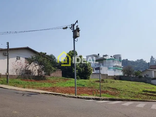 Terreno com 504m², à venda, no bairro Nazaré em Concórdia