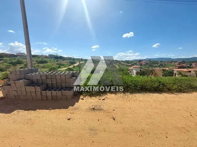 Terreno com 360m², à venda, no bairro São Francisco II em Araçuaí