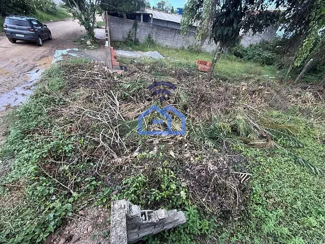 Terreno com 250m², à venda, no bairro Golfinho em Caraguatatuba